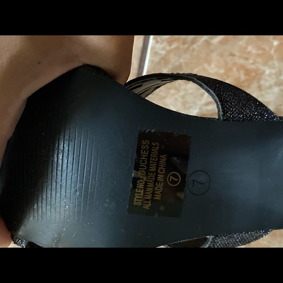 They are Sassy Sexy butterfly heels - Picture 6 of 9